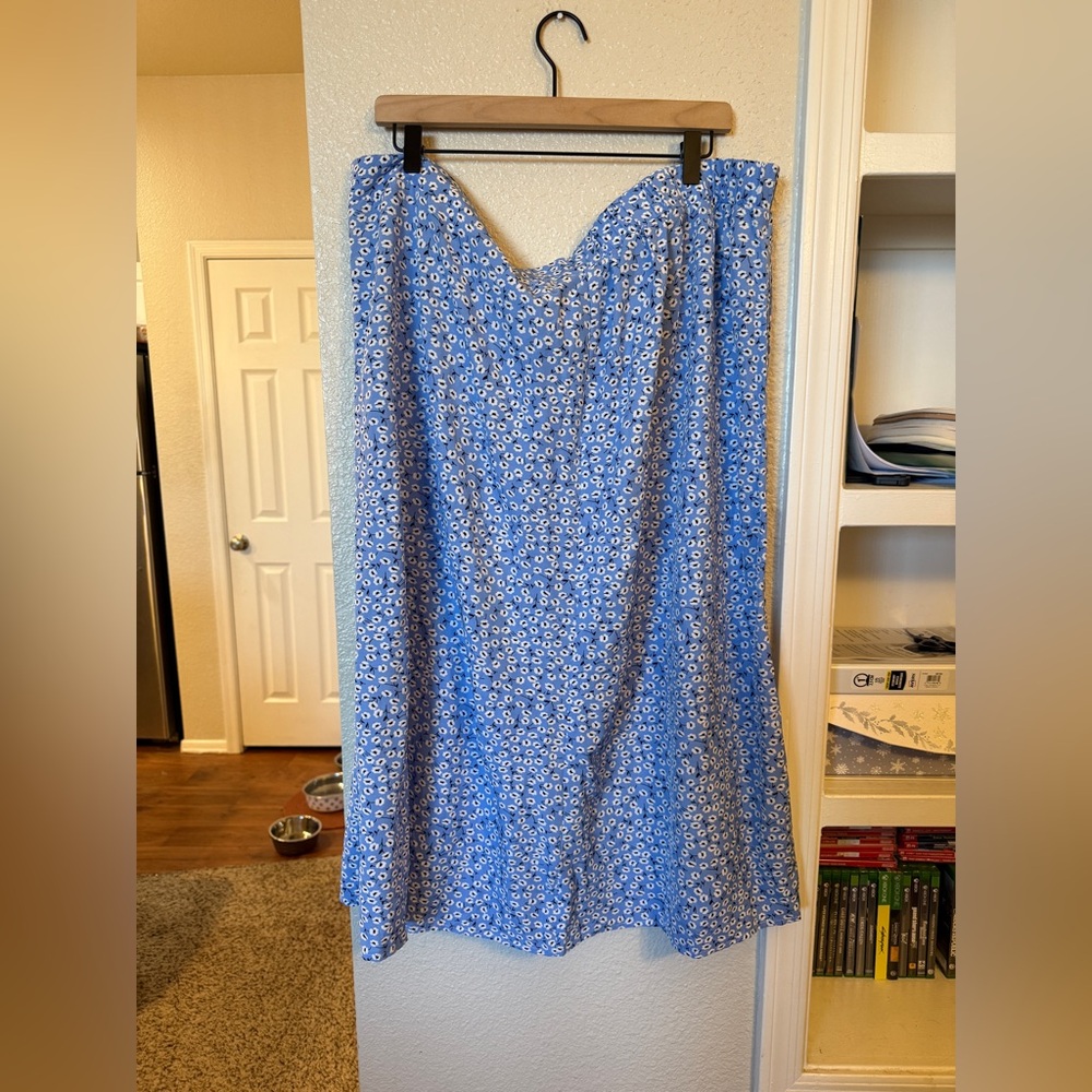 NWOT SHEIN BLUE FLORAL SKIRT - 4XL